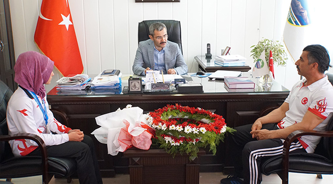 Çivril’de Milli Sporcular Coşkuyla Karşılandı