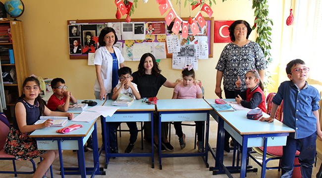 Görme Engelli Öğrencilere Ağız Ve Diş Bakımı