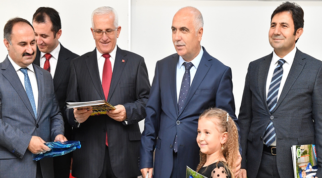 Okullarda Karne Heyecanı Yaşandı