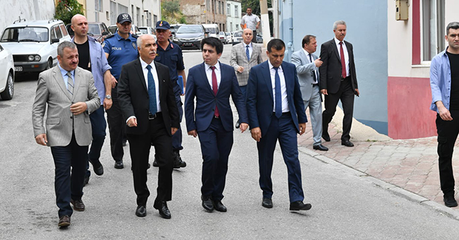Vali Karahan, Babadağ ve Sarayköy Muhtarlar İle Bir araya Geldi