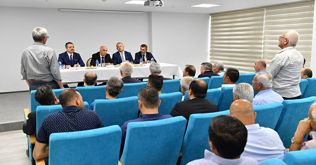 Vali Karahan, Babadağ ve Sarayköy Muhtarlar İle Bir araya Geldi