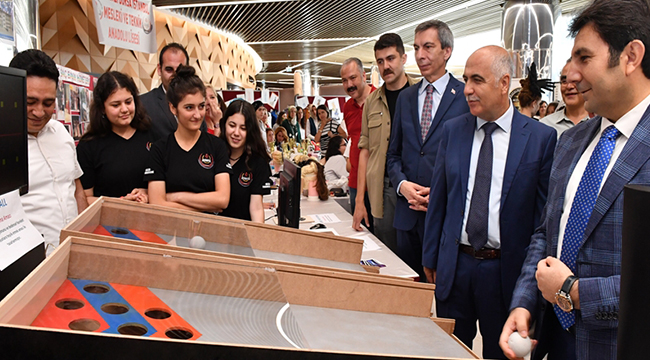 Öğrenme Şenliği Ve Mesleki Eğitim Fuarı Açıldı