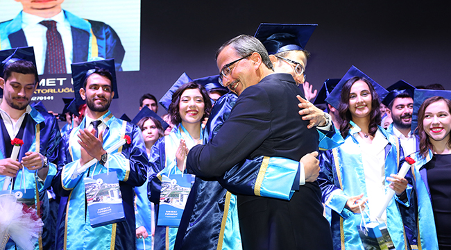 PAÜ’de 145 Genç Doktor Diplomasını Aldı