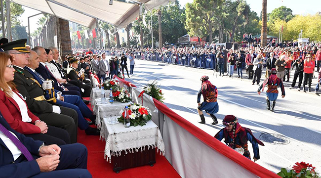 DENİZLİ'DE 29 EKİM COŞKUSU BÖYLE YAŞANDI