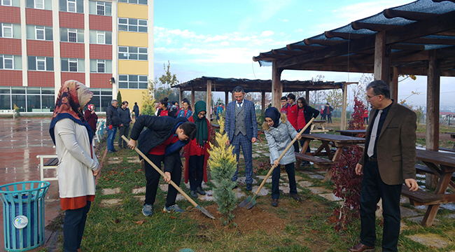 HAYATINI EĞİTİME ADAMIŞ ÖĞRETMENLER UNUTULMADI