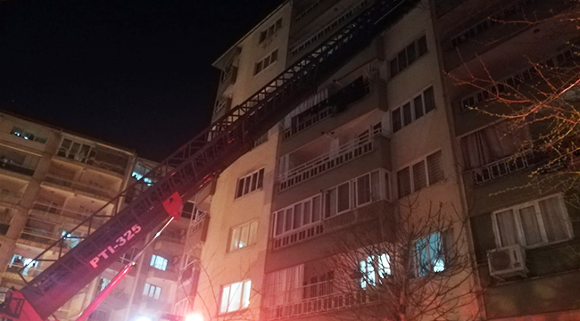 7 KATLI BİNANIN 5. KATINDA YANGIN ÇIKTI