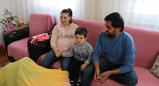 DEPREME DOĞUMDA YAKALANMIŞTI