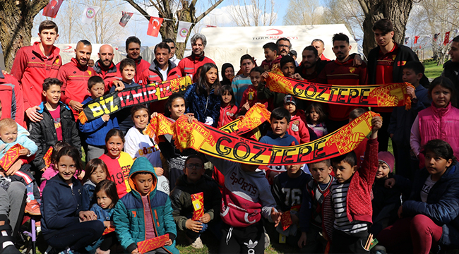 GÖZTEPELİ FUTBOLCULARDAN ÖRNEK DAVRANIŞ