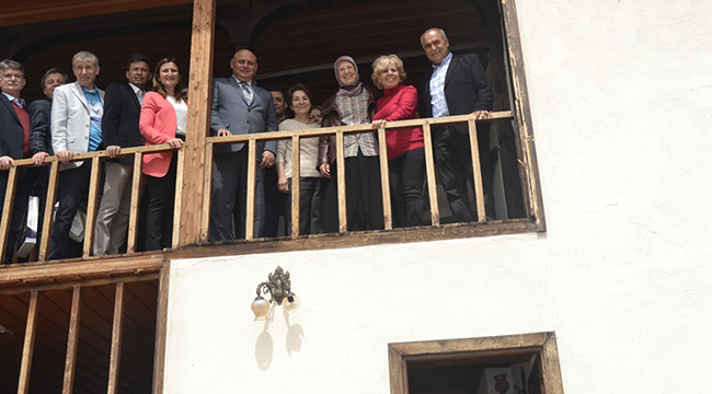 DOKTORLAR BULDAN’A HAYRAN KALDI