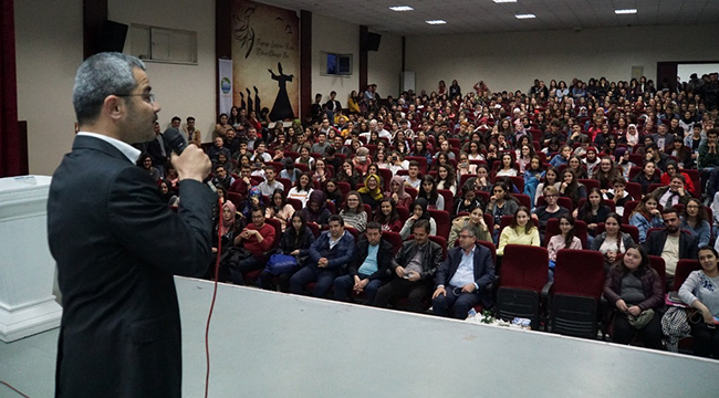 GRİ KOÇ ÇİVRİL’DE ÖĞRENCİLERLE BİR ARAYA GELDİ