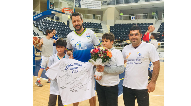 PAÜ SBF Öğrencileri Çocuklarla Dolu Dolu Bir Gün Geçirdi