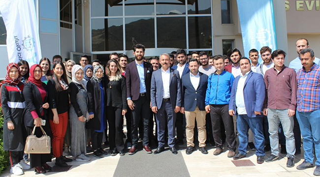 Milletvekili Tin, Gençlerle Tecrübelerini Paylaştı