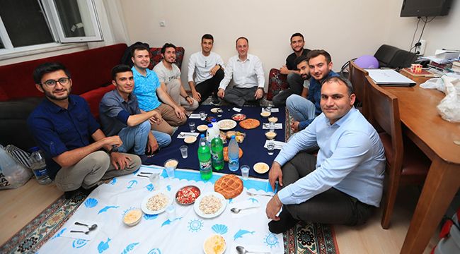 Örki Gençlerin İftarına Konuk Oldu