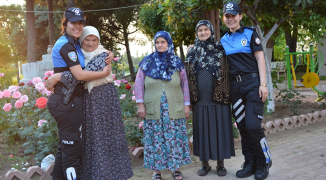 Emniyet Personeli Yaşlıları Ve Çocukları Sevindirdi