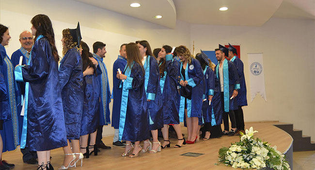 Bekilli Meslek Yüksekokulu Mezuniyetini Coşkuyla Kutladı