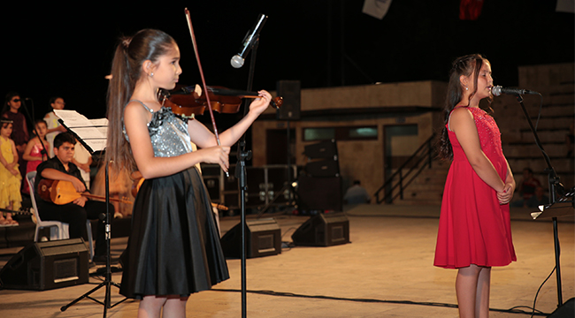 Yılsonu Konserlerinde Çocuk Korosu Coşkusu