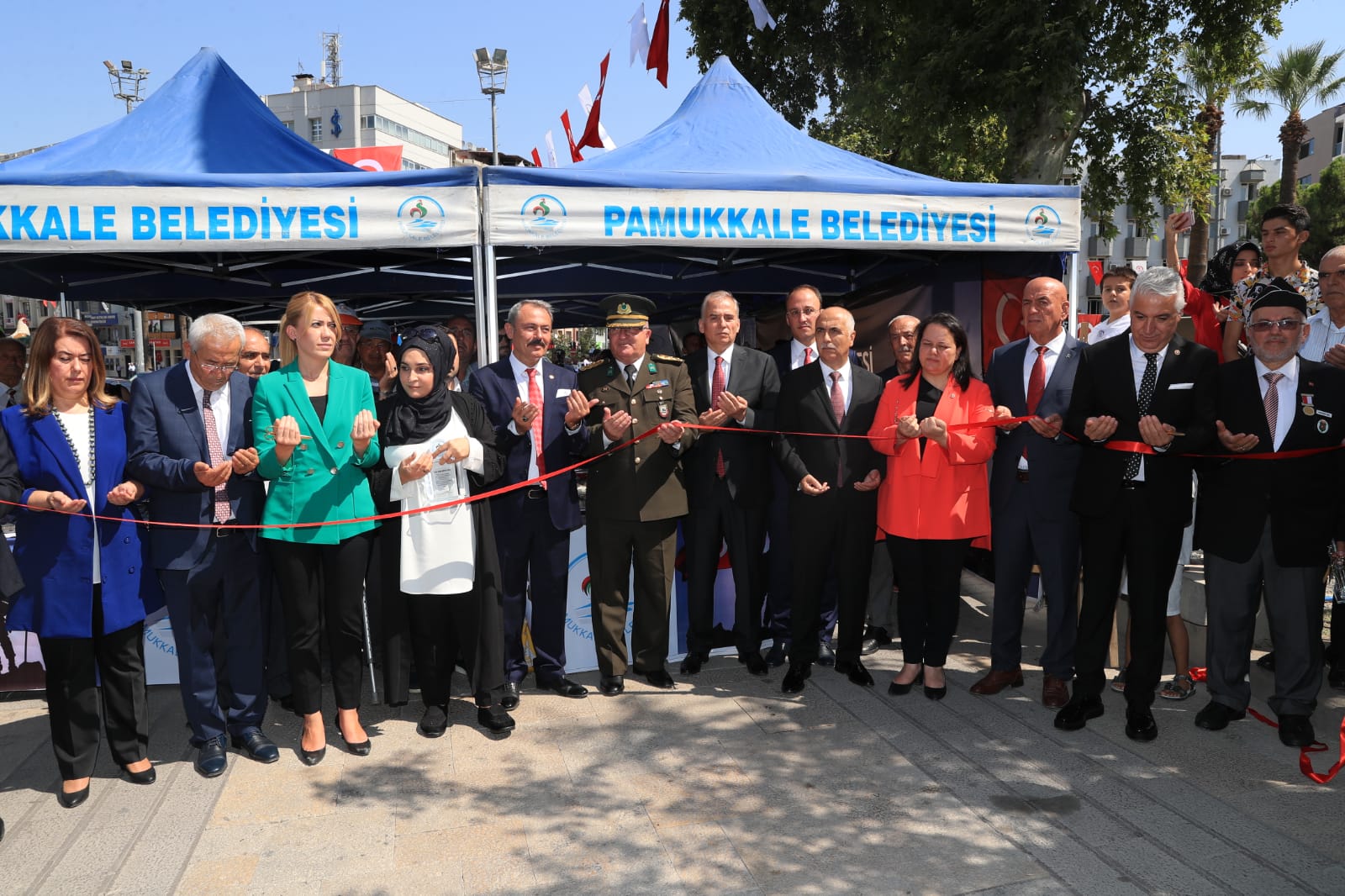 PAMUKKALE BELEDİYESİ’NDEN “ŞEHİT VE DEVLET BÜYÜKLERİ EMANETLERİ” SERGİSİ