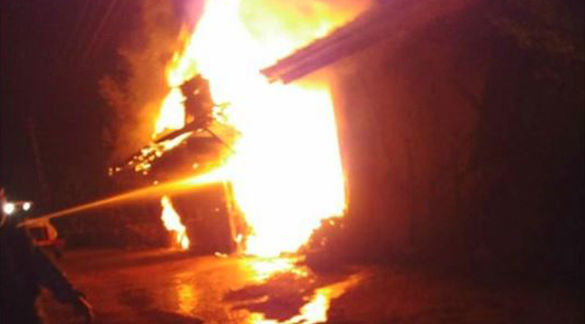 YANGINDA 2 EV KULLANILAMAZ HALE GELDİ