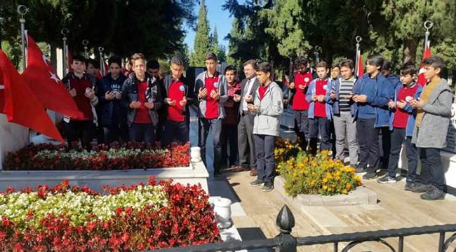 LİSE ÖĞRENCİLERİ TÜRBE VE ŞEHİTLİĞİ ZİYARET ETTİ