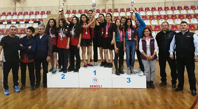 MASA TENİSİNDE ŞAMPİYONLAR BELLİ OLDU
