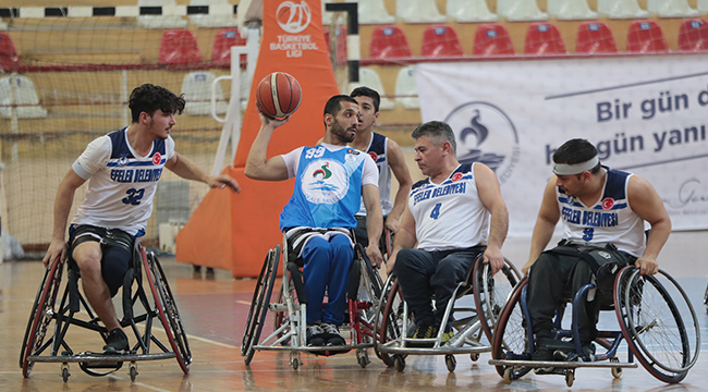 MAVİ-BEYAZLI TAKIM FIRTINA GİBİ ESİYOR