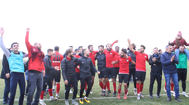BAŞKAN AKCAN MAÇI TARAFTARLARLA İZLEDİ