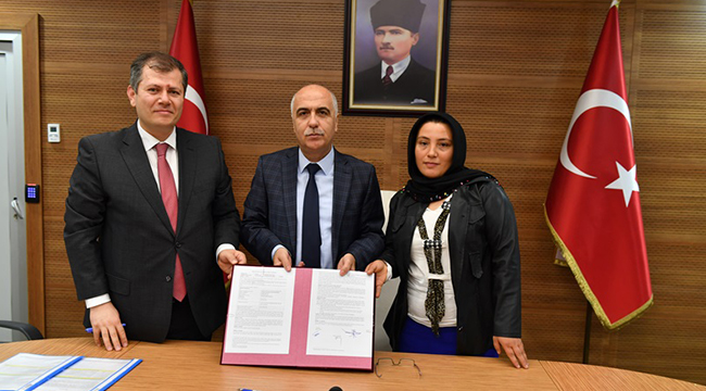 İMZA TÖRENİNE VALİ KARAHAN’DA KATILDI