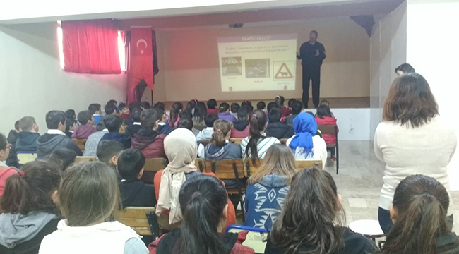 JANDARMA GENÇ TRAFİK DEDEKTİFLERİ YETİŞTİRİYOR