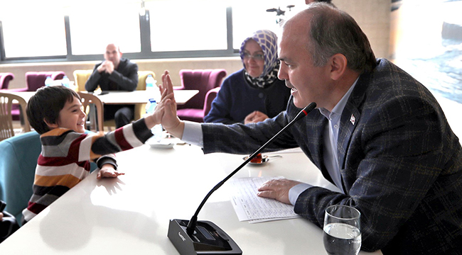 BAŞKAN GÜRLESİN HALKI DİNLEMEYi SÜRDÜRÜYOR
