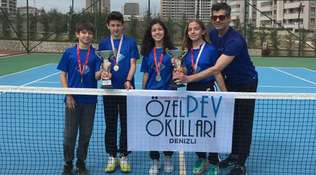 TENİSİN YILDIZLARI TURNUVADA BULUŞTU