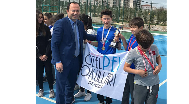 TENİSİN YILDIZLARI TURNUVADA BULUŞTU