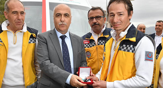 ÇİVRİL 2 YENİ AMBULANSA KAVUŞTU
