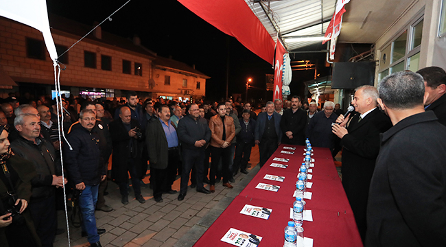 ZOLAN MANİ VE ÇİÇEKLERLE KARŞILANDI