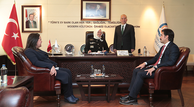 BAKAN SELÇUK BÜYÜKŞEHİR’İN ÇALIŞMALARINI BEĞENDİ