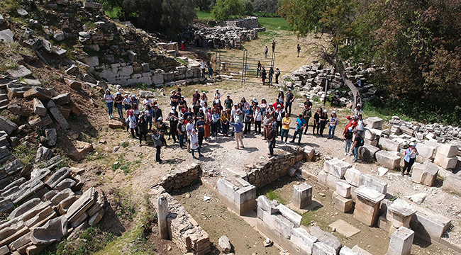 Rektör Bağ, Öğrencileri ile Stratonikeia’yı Gezdi