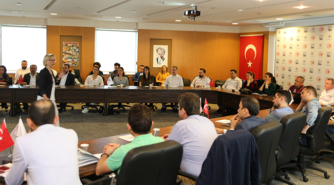 Profesyoneller İçin Akılcı ve Kısa Konuşma Sanatı Eğitimi