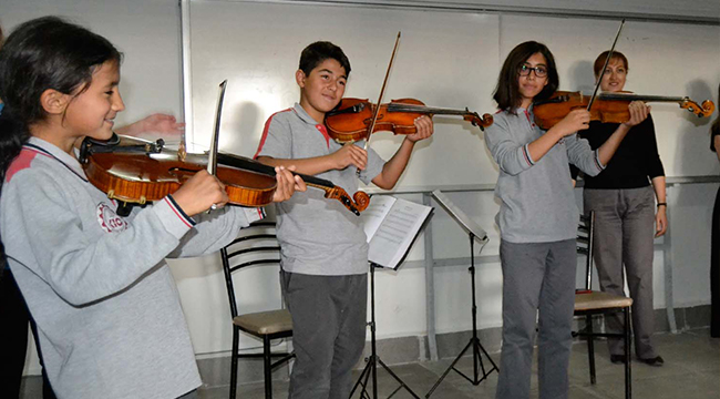 Kadıköylü Öğrenciler Klasik Müzikle Tanıştı