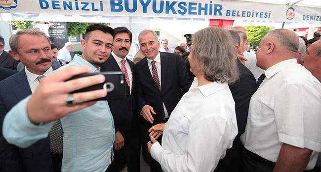 Denizli Protokolü Vatandaşlarla Bayramlaştı