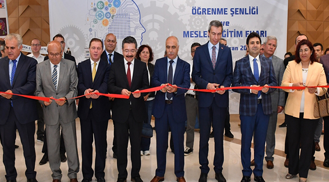 Öğrenme Şenliği Ve Mesleki Eğitim Fuarı Açıldı