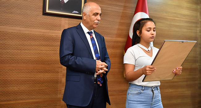 15 Temmuz Konulu Yarışmalarda Dereceye Giren Öğrenciler Ödüllendirildi.