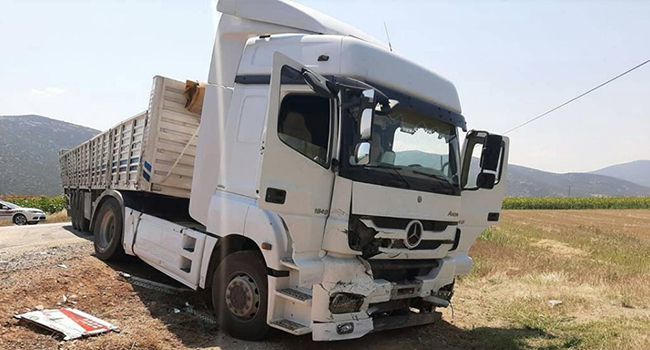Tavas Nikfer'de Feci Kaza:2 Ölü
