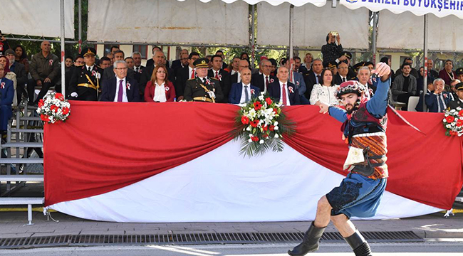DENİZLİ'DE 29 EKİM COŞKUSU BÖYLE YAŞANDI