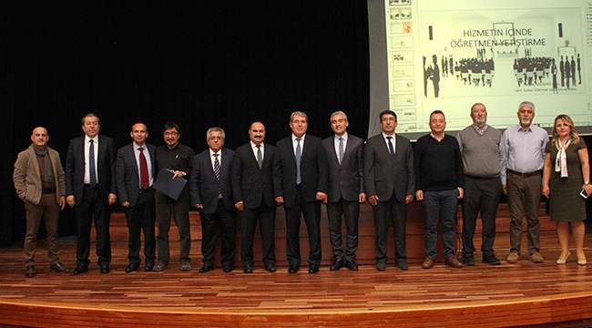 PAÜ’DE ÖĞRETMENLİK MESLEĞİNİN GELECEĞİ MASAYA YATIRILDI