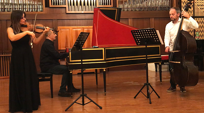 PAÜ'LÜ AKADEMİSYEN'DEN BAROK MÜZİĞİN DOĞDUĞU YERDE KONSER