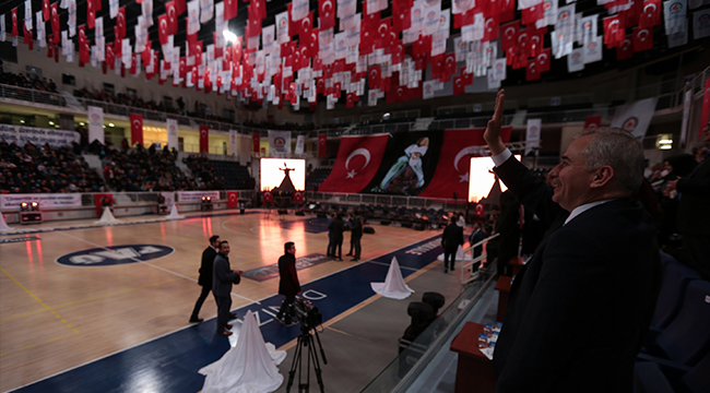 BİNLERCE DENİZLİLİ GECEYE AKIN ETTİ