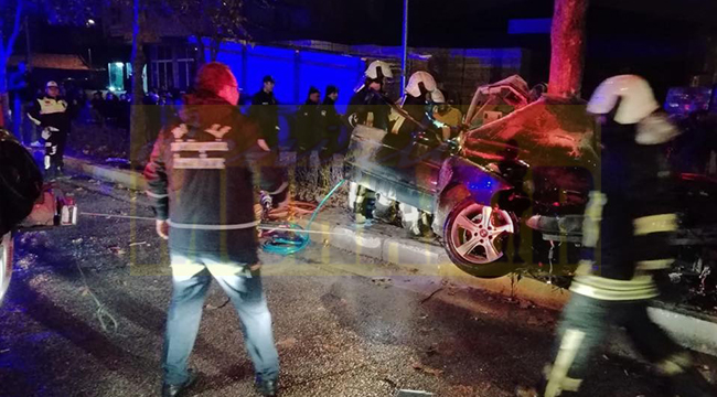 AŞIRI HIZ VE YAĞIŞ FACİASI: 1 ÖLÜ 3 YARALI