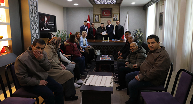 EL EMEĞİ GÖZ NURUYLA BAŞKAN AKYOL'A ZİYARET