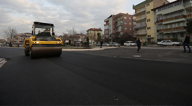 YENİLENEN CADDEYE BİN 200 TON ASFALT DÖKÜLDÜ