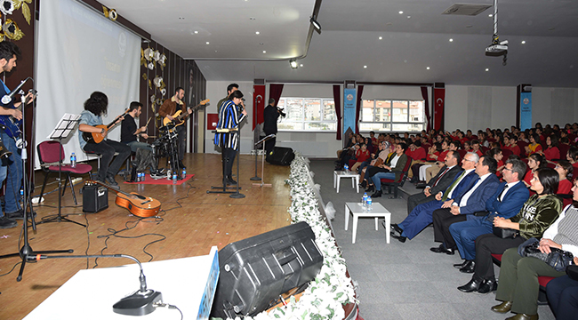 GENÇLER BARIŞ ABİLERİNİ UNUTMADI