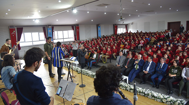 GENÇLER BARIŞ ABİLERİNİ UNUTMADI